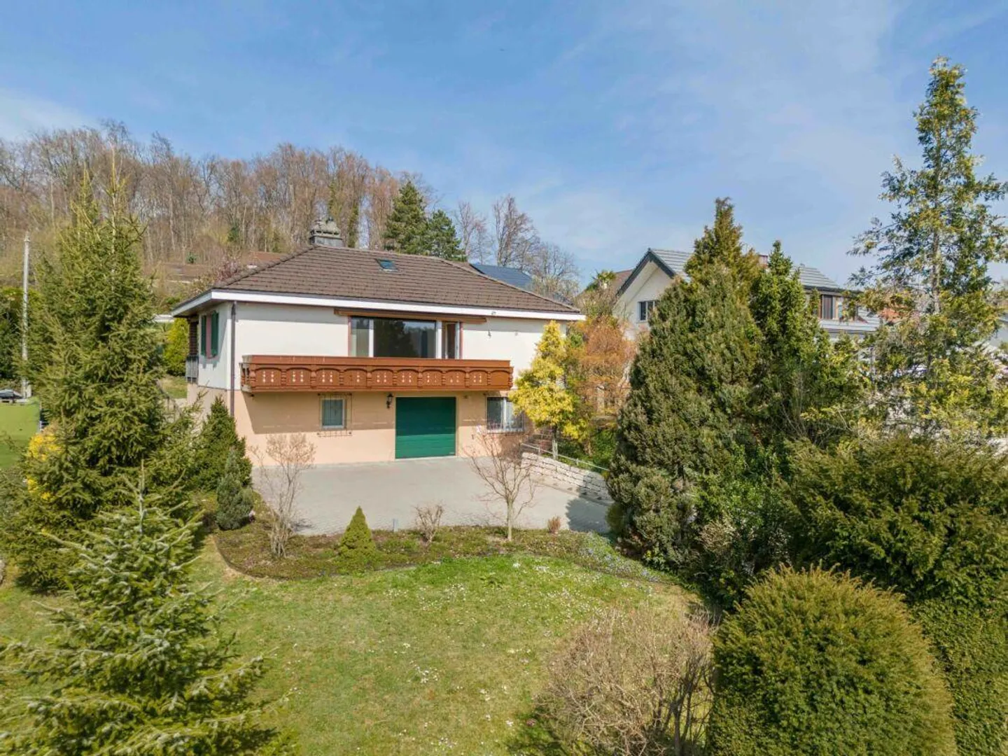 Living like on vacation: Single-family house with large garden and beautiful view - Photo 1 of 13