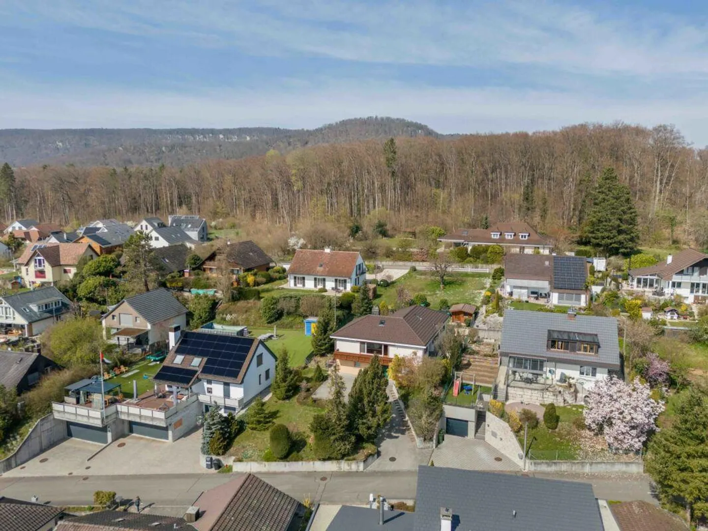 Living like on vacation: Single-family house with large garden and beautiful view - Photo 2 of 13