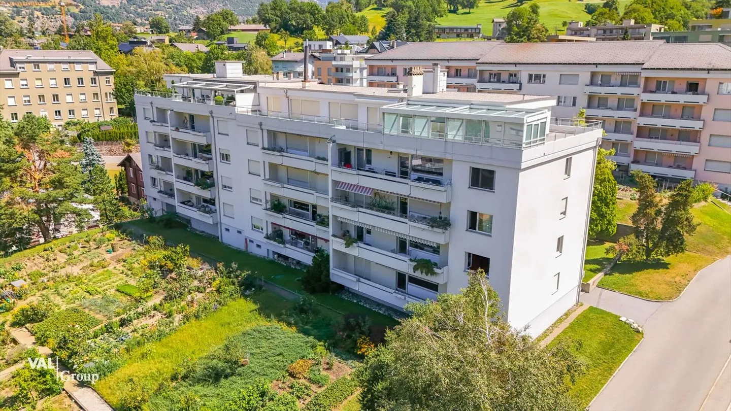 Appartamento luminoso con vista sulla valle in un quartiere adatto alle famiglie - Foto 1 di 13