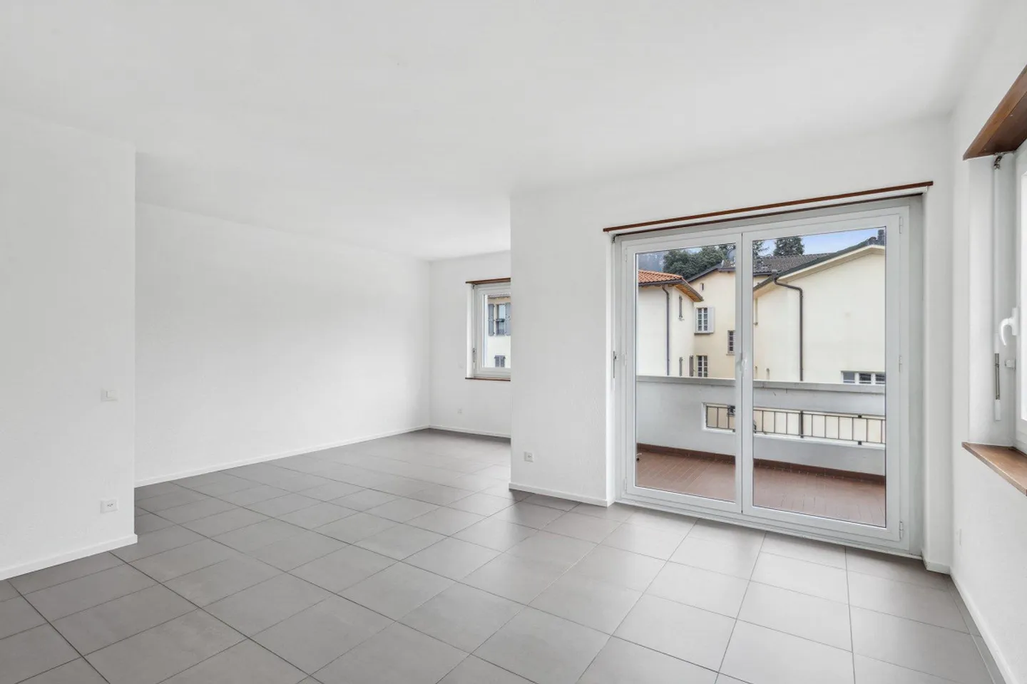 Apartment for rent - Photo 1 of 8