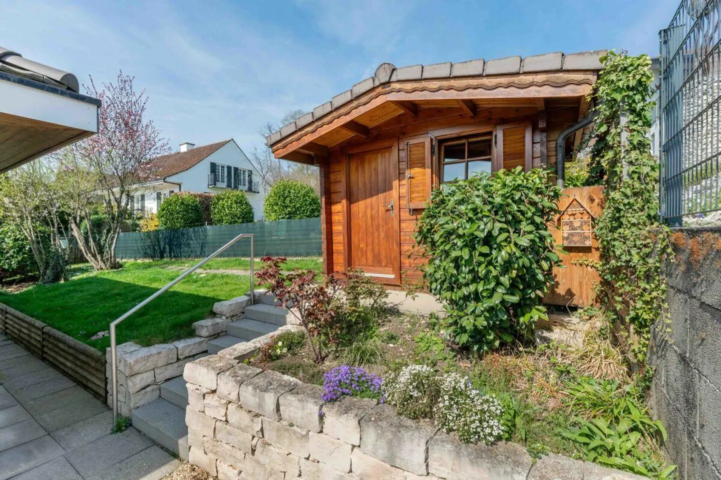 Living like on vacation: Single-family house with large garden and beautiful view - Photo 13 of 13