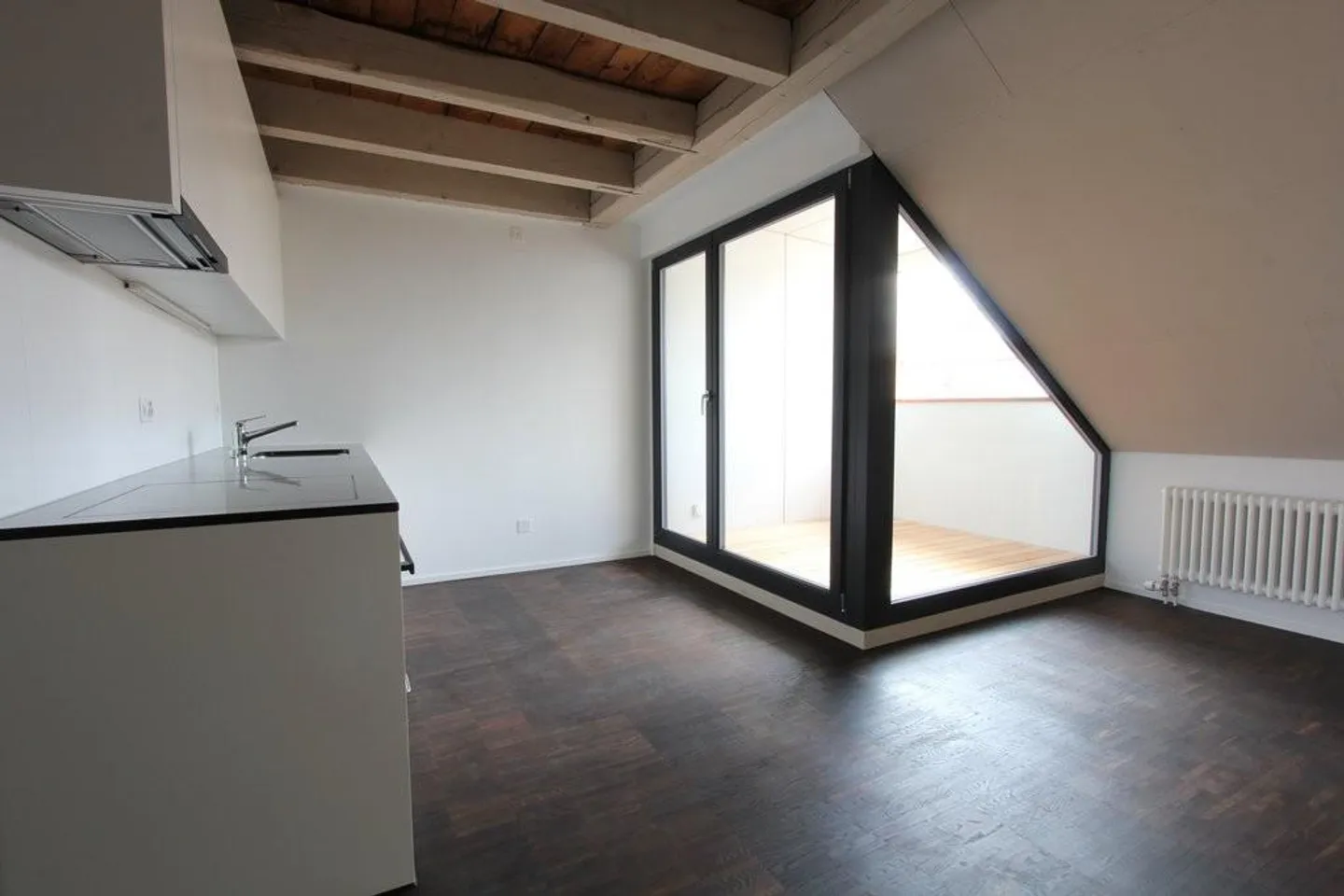 Appartement en duplex élégant près du centre-ville - Photo 4 sur 9