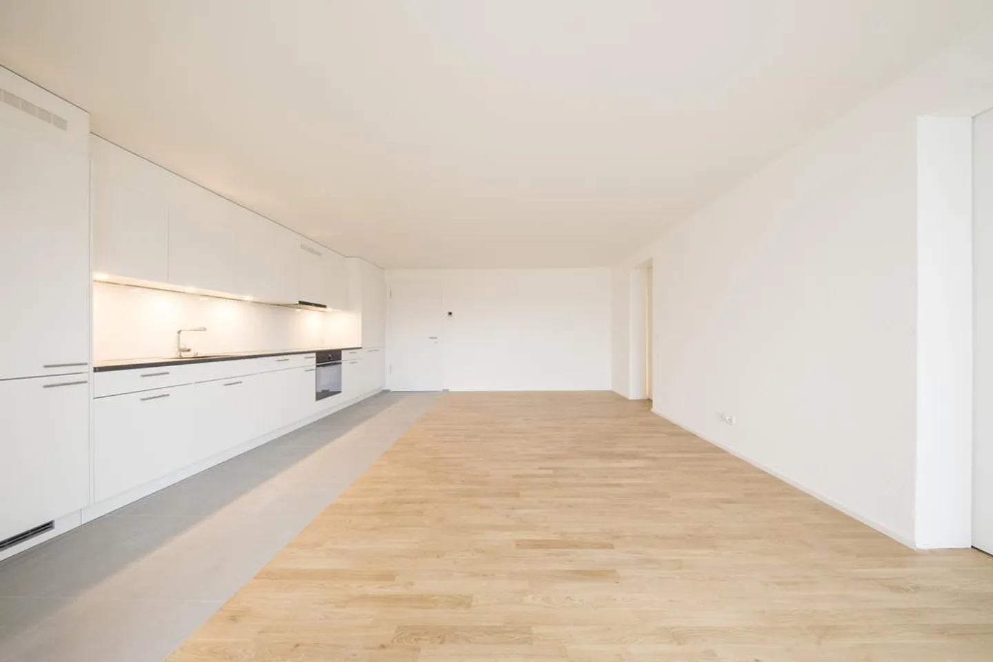 Top modern apartment in the heart of the city! - Photo 5 of 12