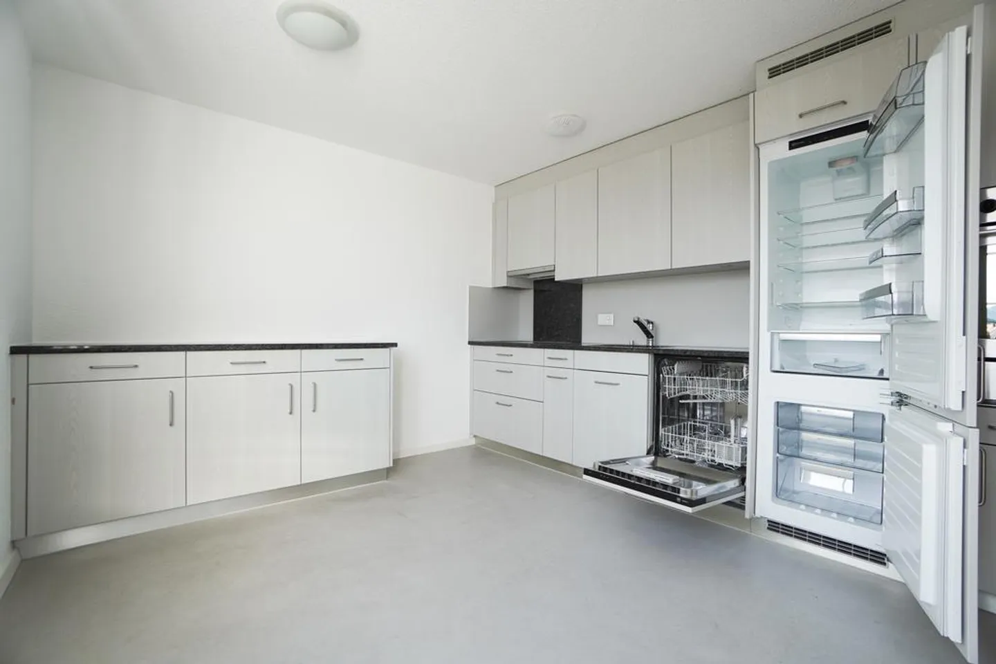 Spacious 6.5-room maisonette apartment in Speicher - Photo 2 of 11