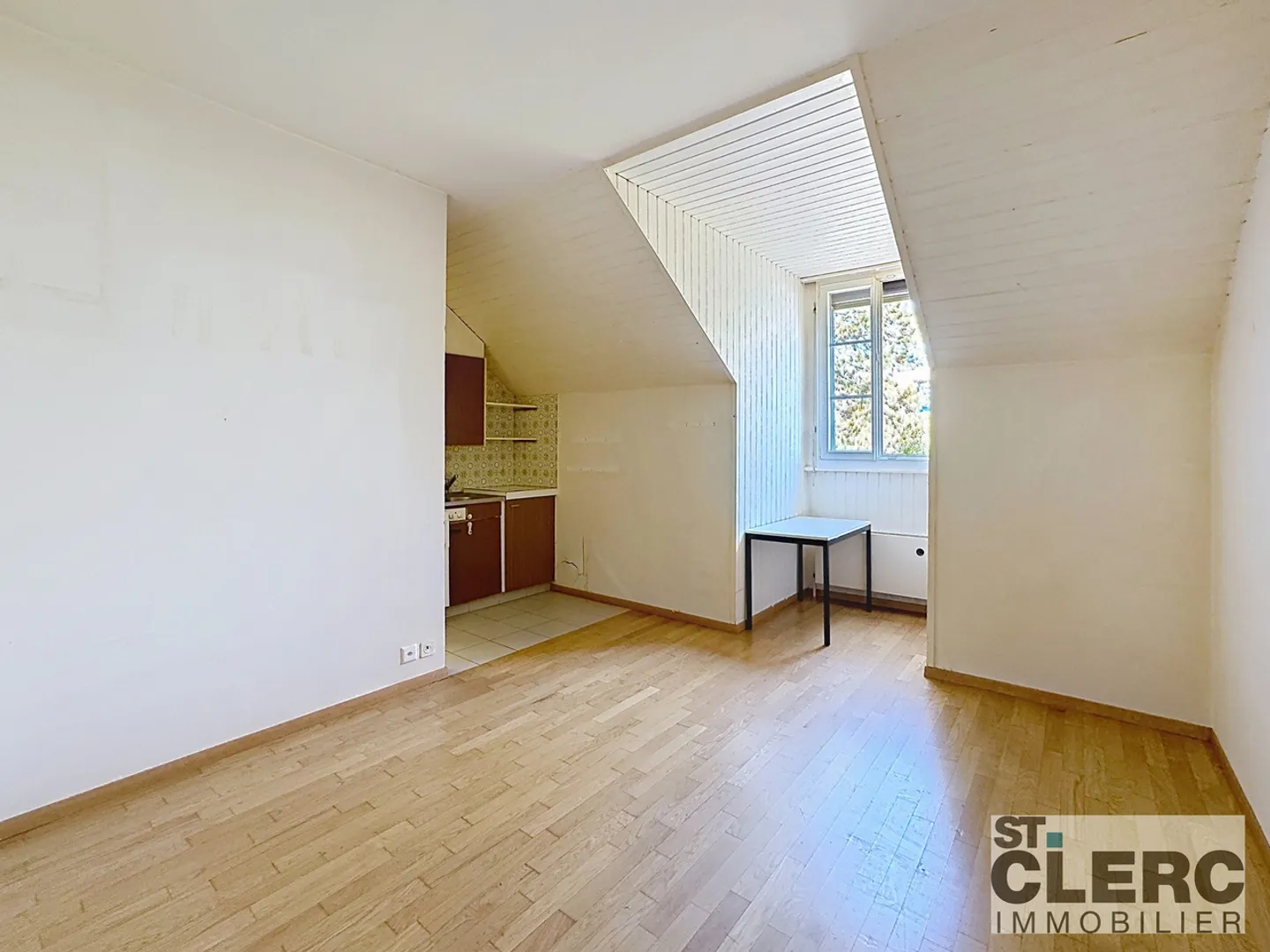 Studio n°30 on the 3rd floor - Photo 2 of 5