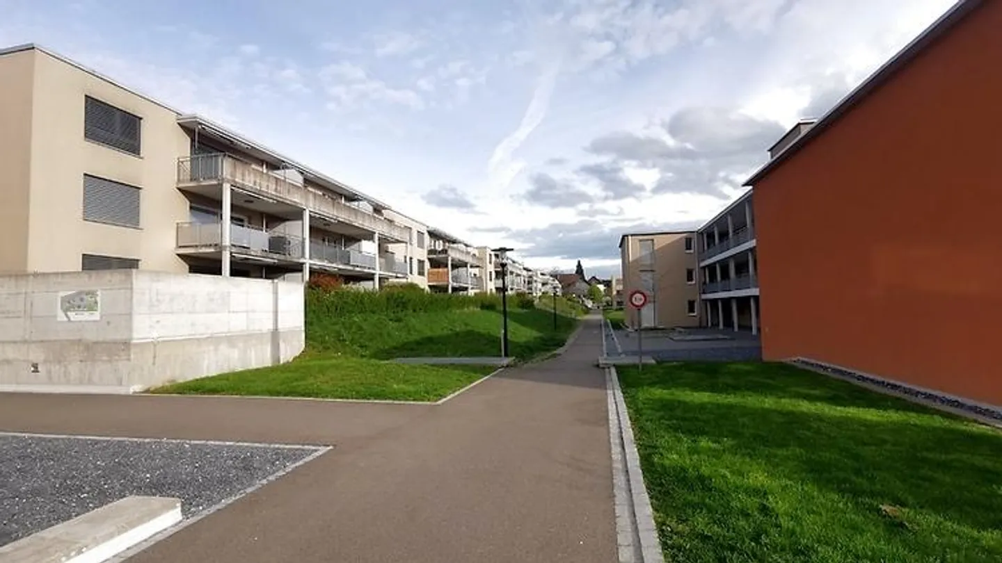 APPARTEMENT 2½ PIÈCES À FRAUENFELD (TG), MEUBLÉ, TEMPORAIRE - Photo 5 sur 5