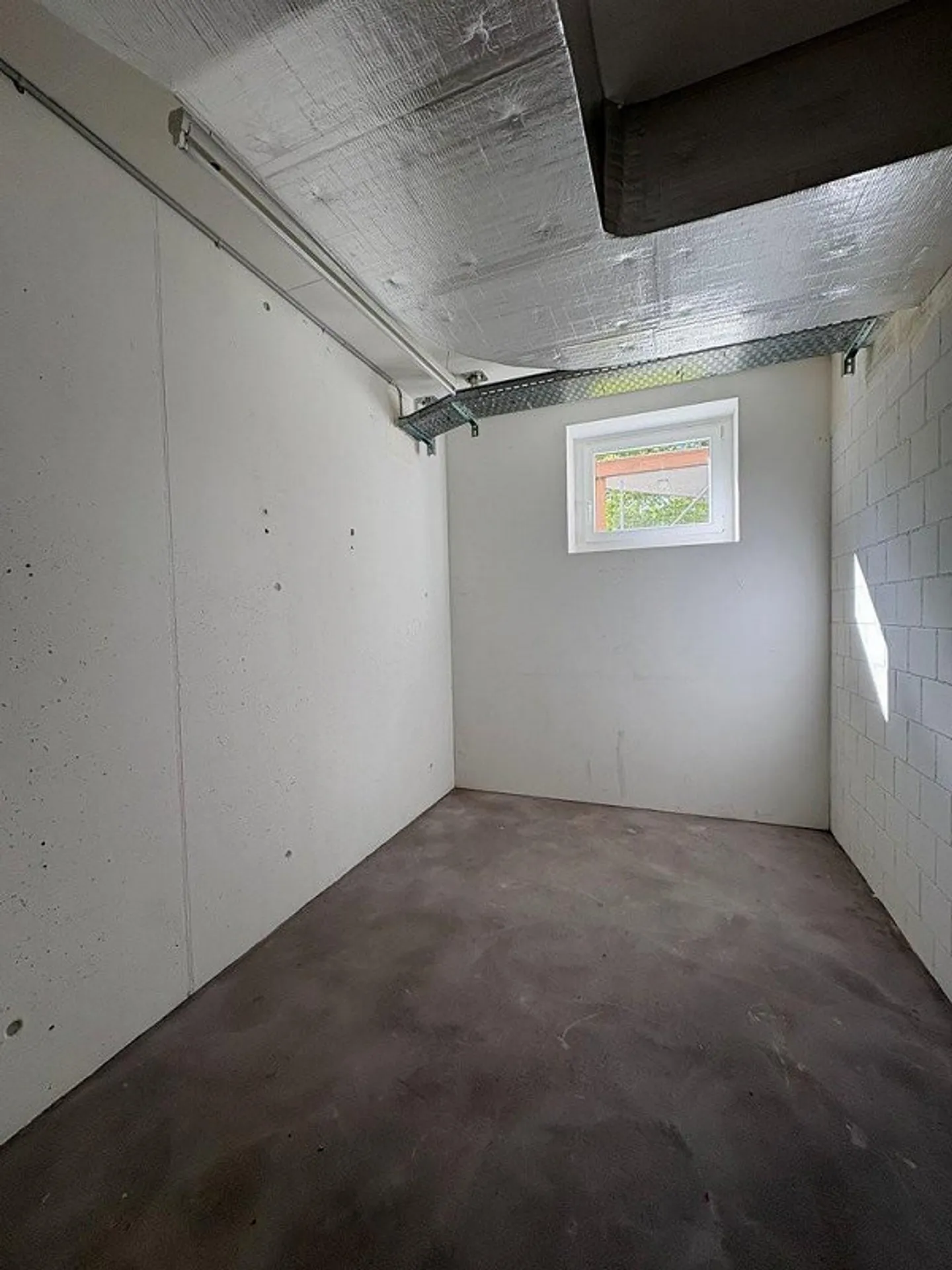 Looking for a hobby/craft room? - Photo 3 of 5