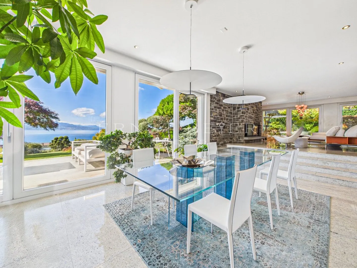 Luxury property with landscaped garden, pool and panoramic view of Lake Geneva - Photo 3 of 12
