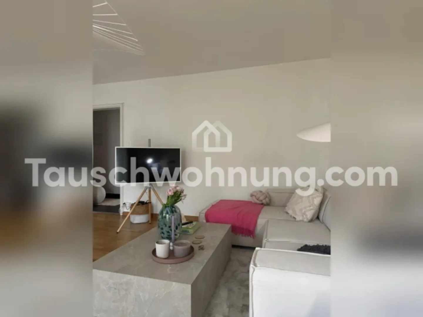 Bell'appartamento con balcone direttamente sul lago - Foto 1 di 8