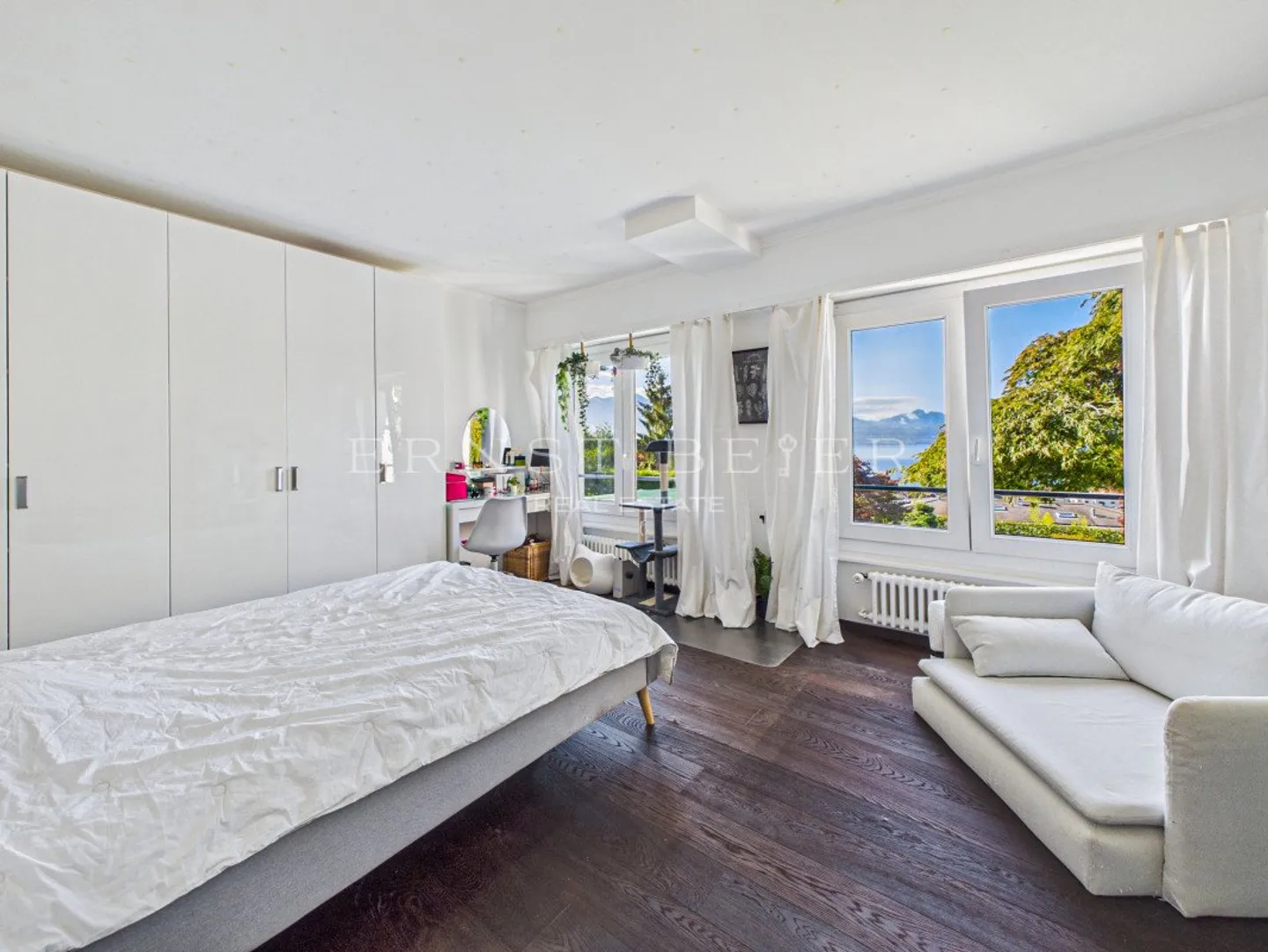 Luxury property with landscaped garden, pool and panoramic view of Lake Geneva - Photo 6 of 12
