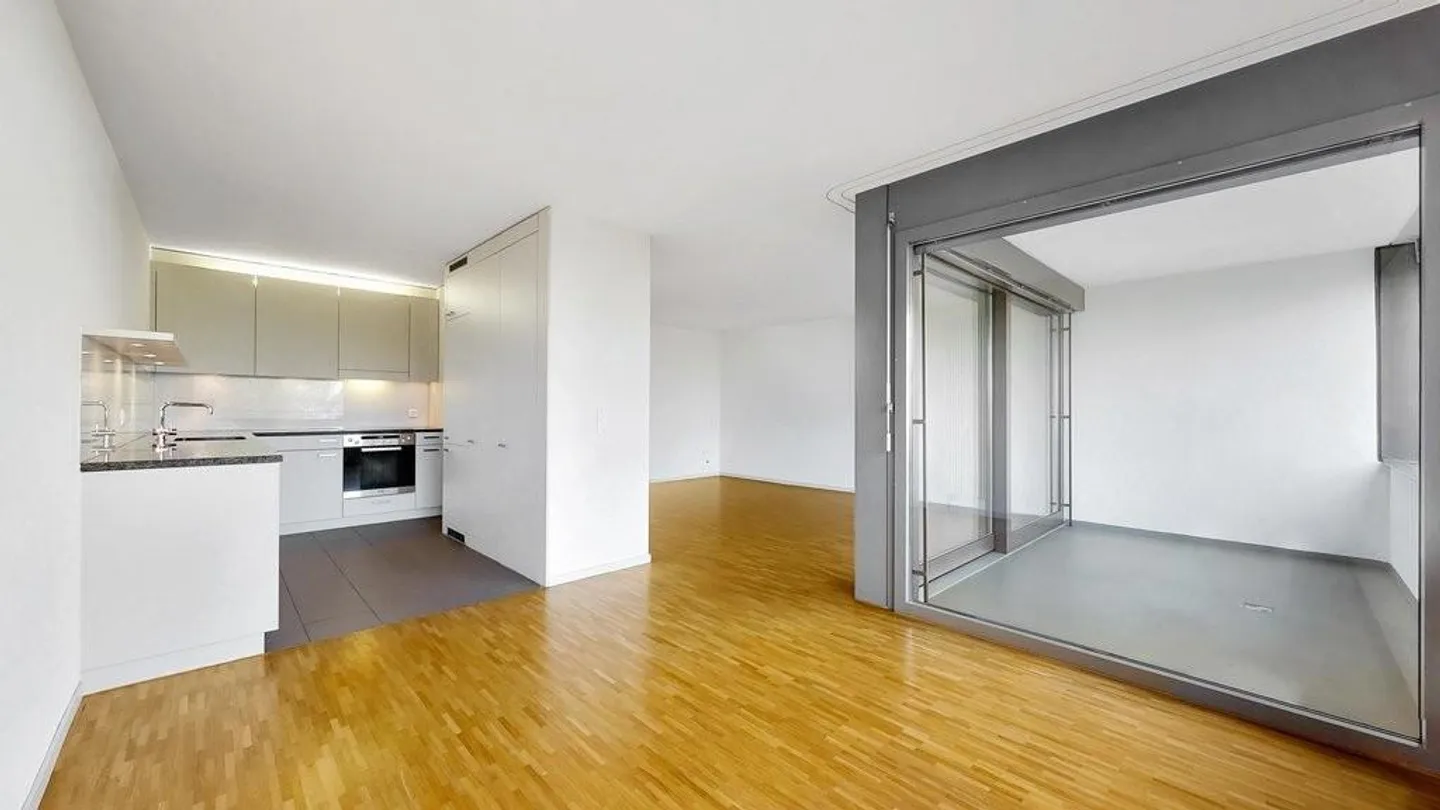 Stylish Apartment by the River - Photo 5 of 11
