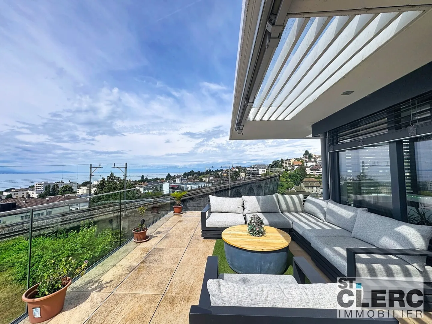 Duplex di 5 stanze con vista mozzafiato sul lago - Foto 1 di 14
