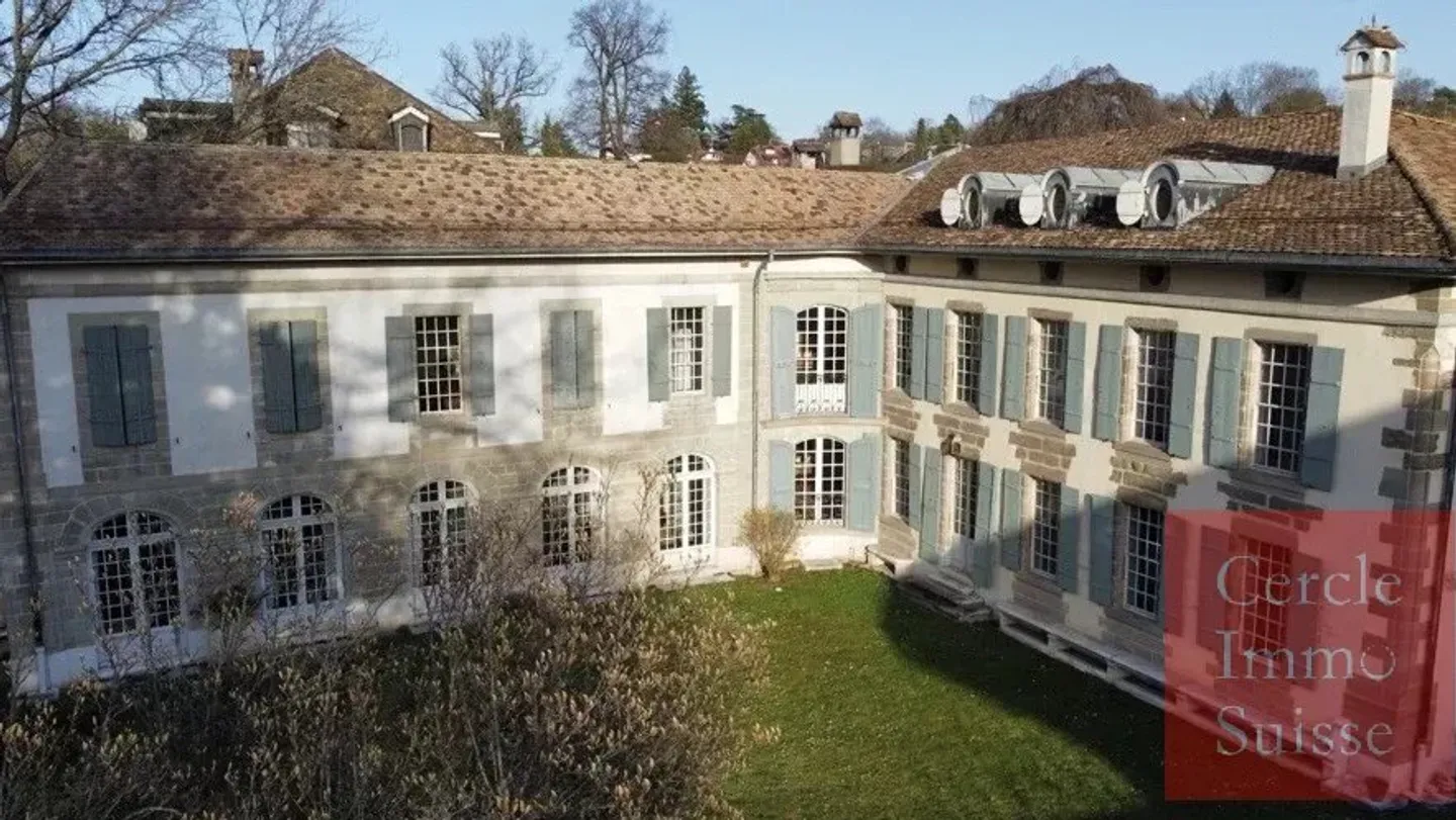 Charmantes Herrenhaus mit Seeblick - Foto 1 von 4