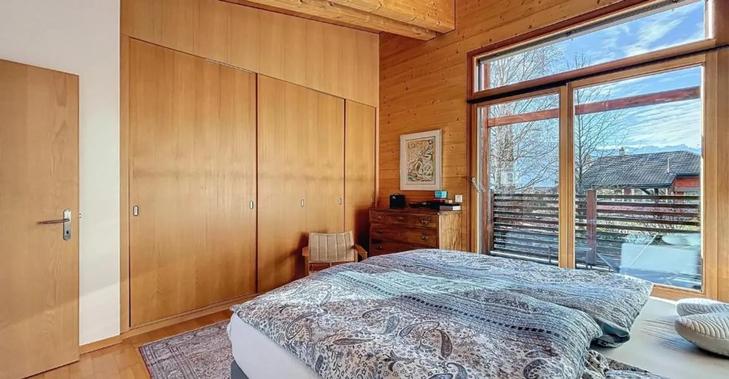 Stunning architect-designed villa in a quiet location - Photo 11 of 12