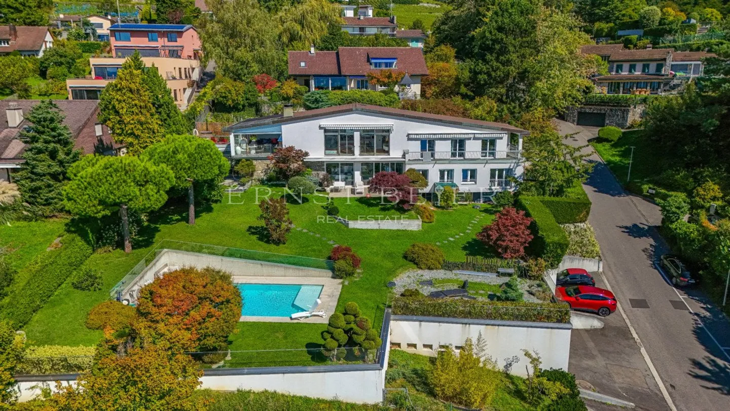 Luxury property with landscaped garden, pool and panoramic view of Lake Geneva - Photo 11 of 12