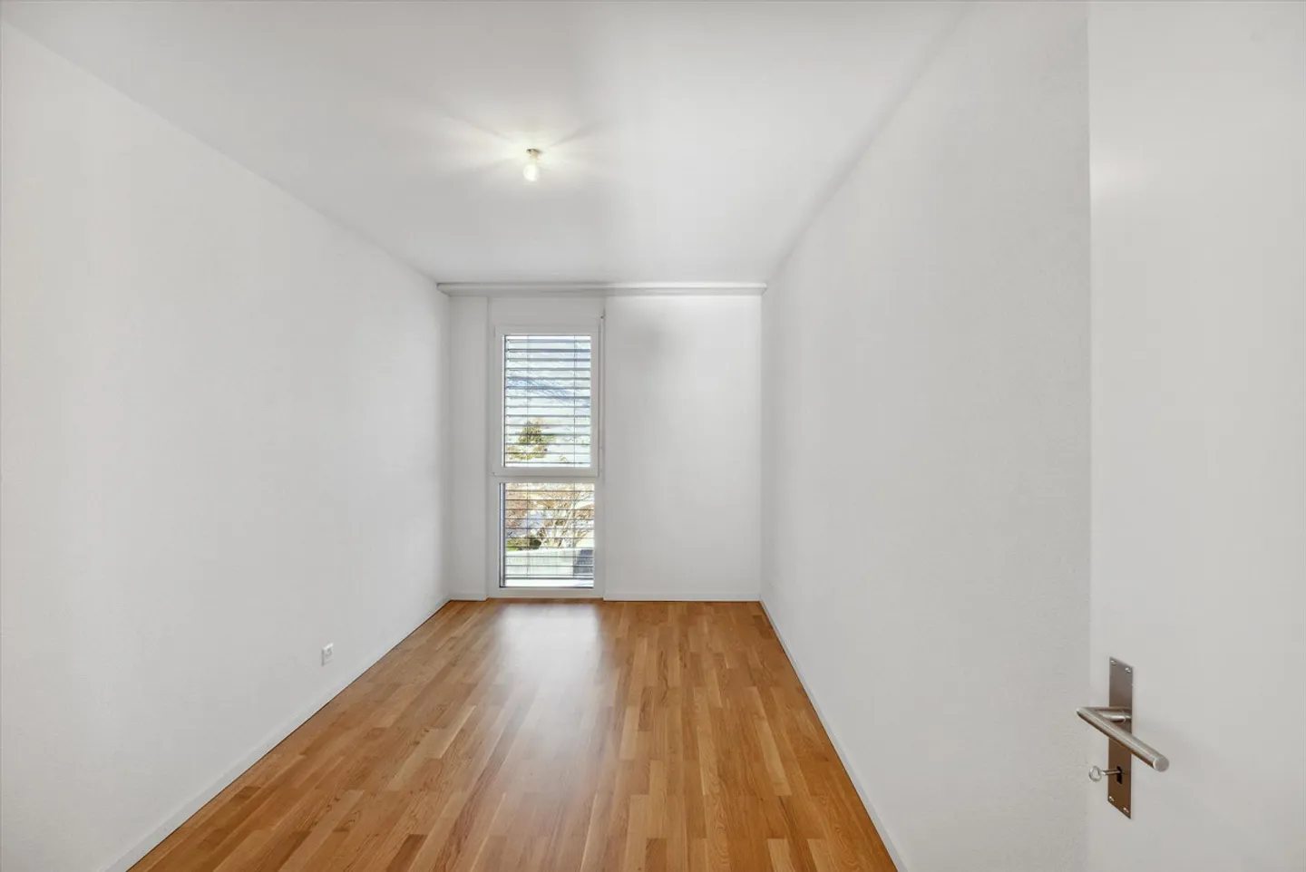 Modern 4.5 room apartment of 103m2 with balcony - Photo 10 of 11