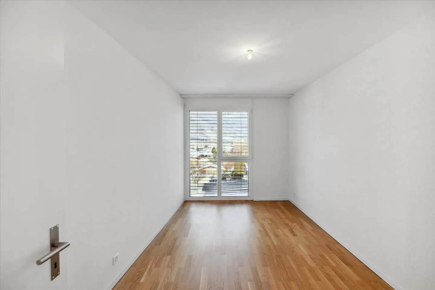 Modern 4.5 room apartment of 103m2 with balcony - Photo 11 of 11