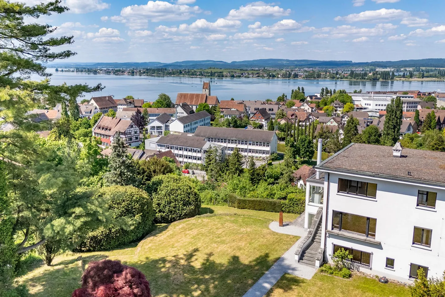 Familienhaus mit Seeblick - Foto 1 von 38
