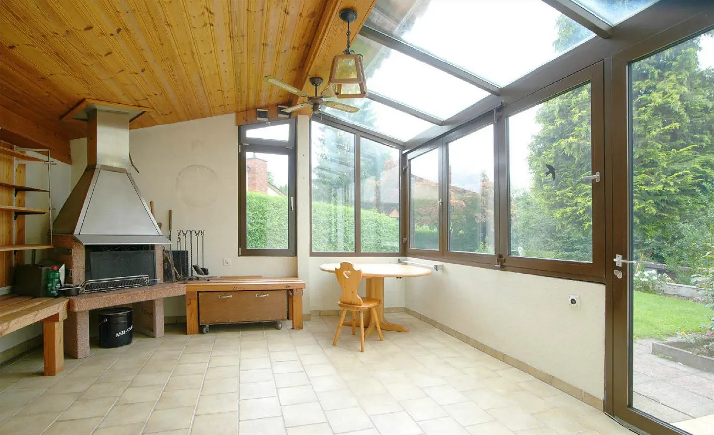 Propriété avec piscine et accès à un ruisseau - Photo 7 sur 9