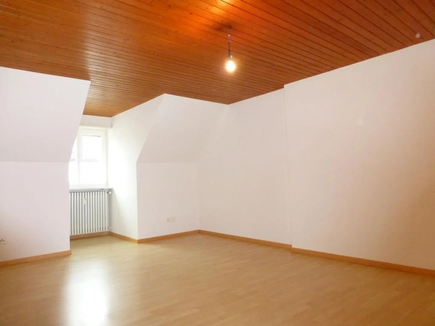 Schöne  Dachwohnung im Dorfkern von Gelterkinden - Foto 5 von 6