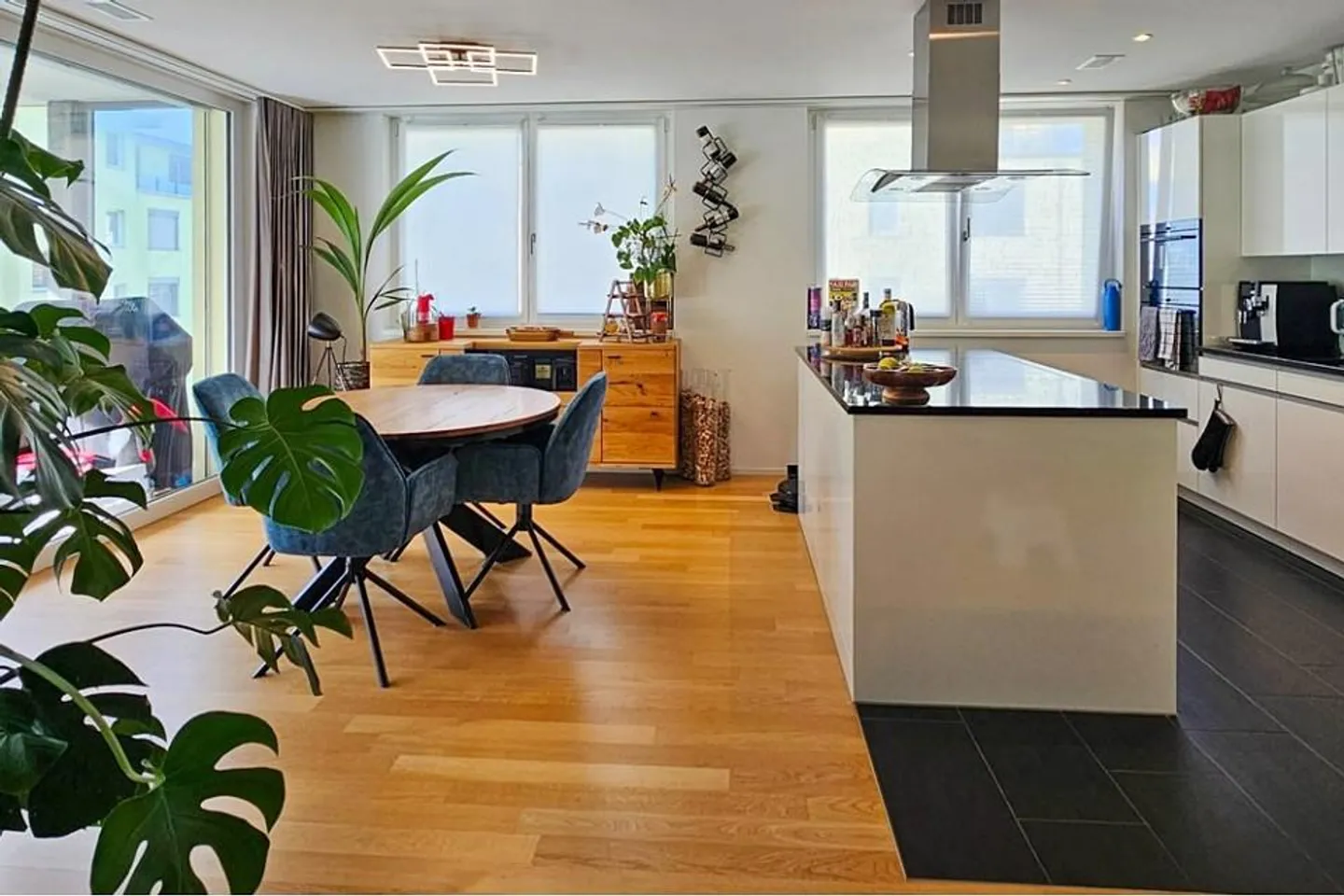 Spacious Apartment with Stunning Views - Photo 1 of 6