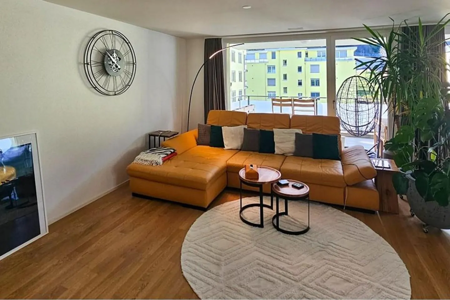 Spacious Apartment with Stunning Views - Photo 4 of 6