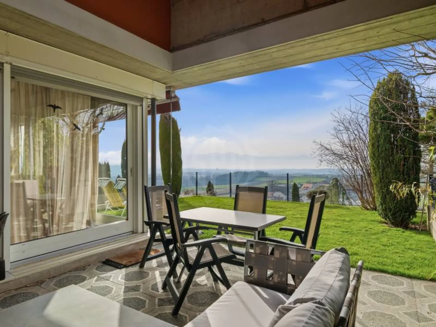 Detached house with panoramic views - Photo 3 of 12