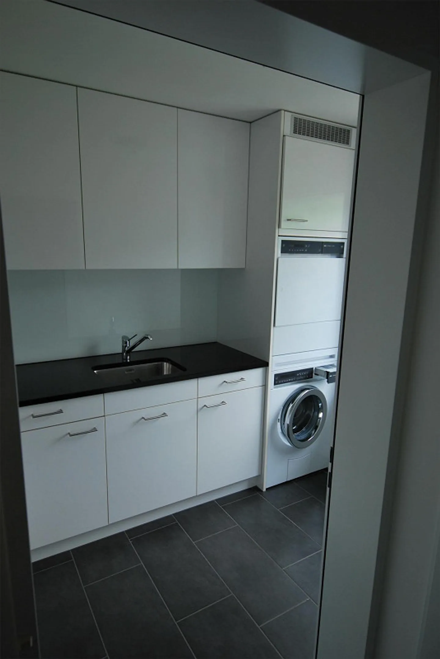 Appartamento attico spazioso - Foto 9 di 11