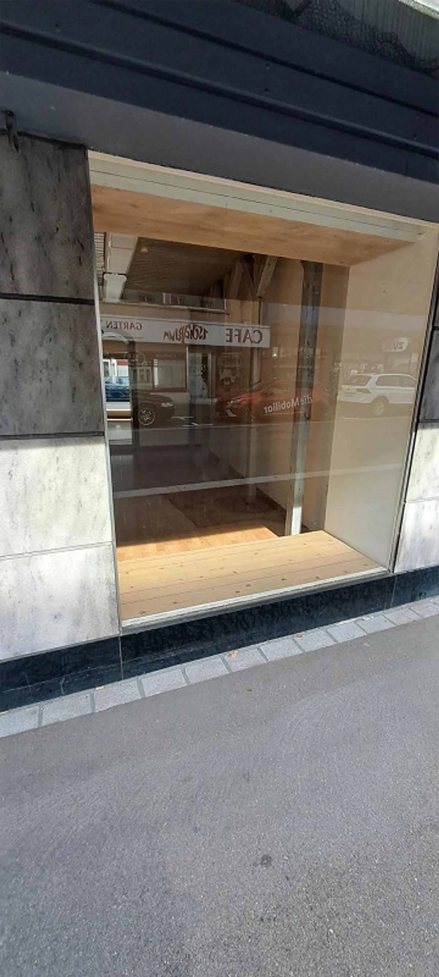 Charmant petit espace de vente de 28 m2 au centre - Photo 3 sur 4