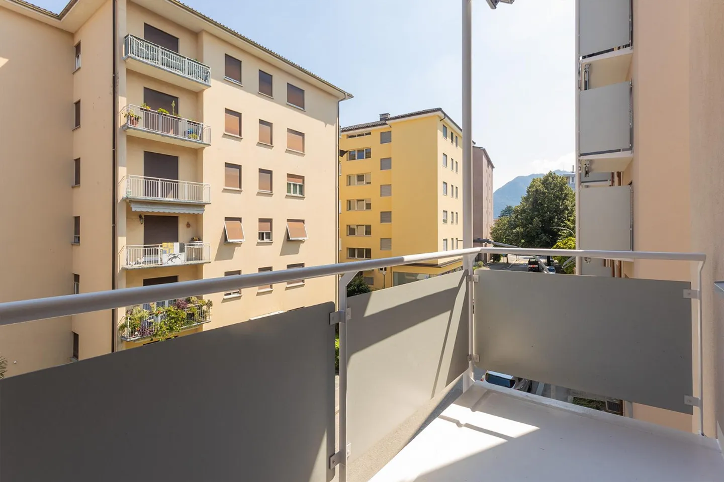 Appartement lumineux à Massagno dans un immeuble rénové - Photo 4 sur 9