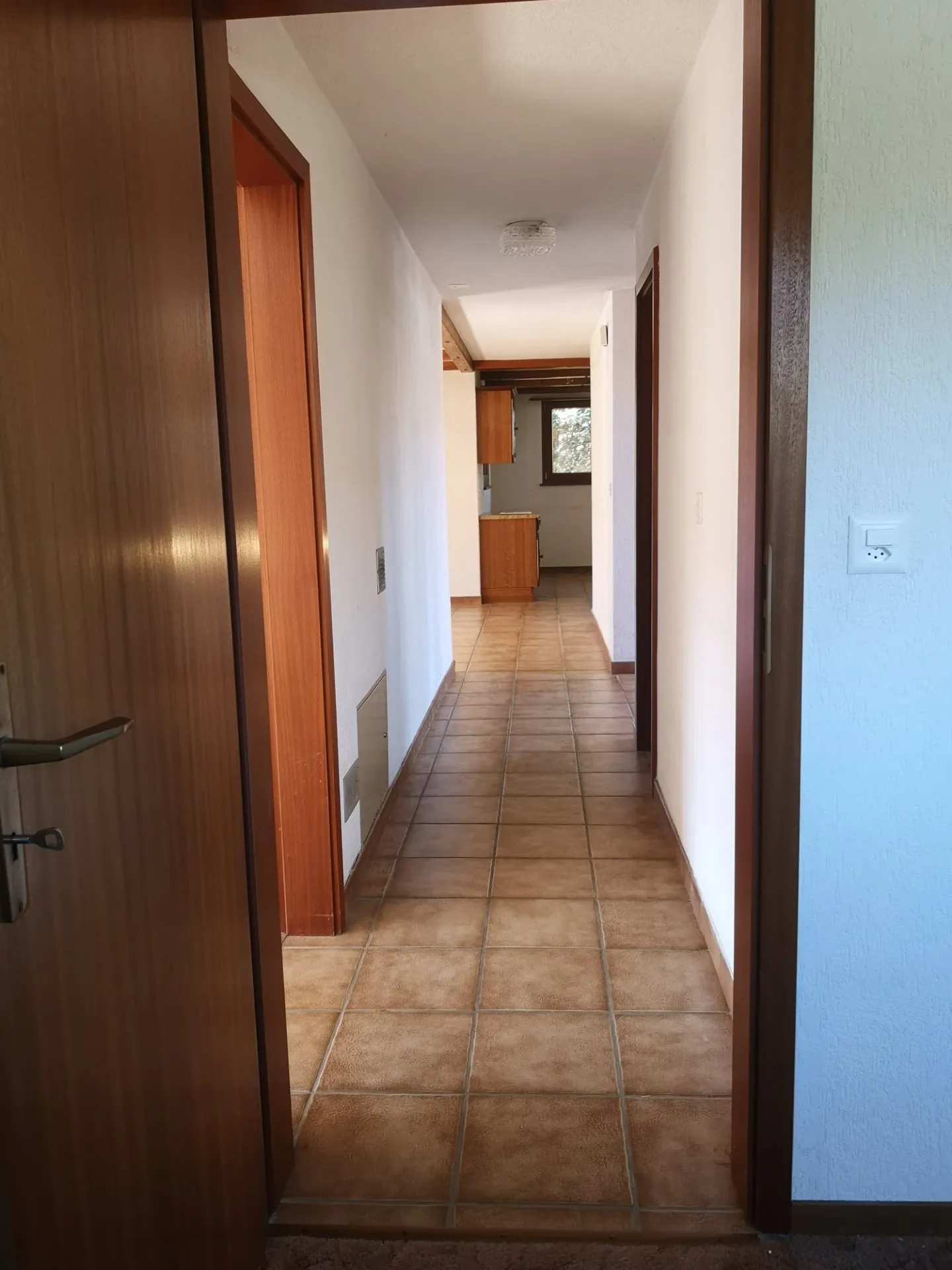 Riduzione di prezzo: casa 5.5 locali, ca. 120m2, terreno 802m2, con garage, posti auto, terrazza - Foto 15 di 41