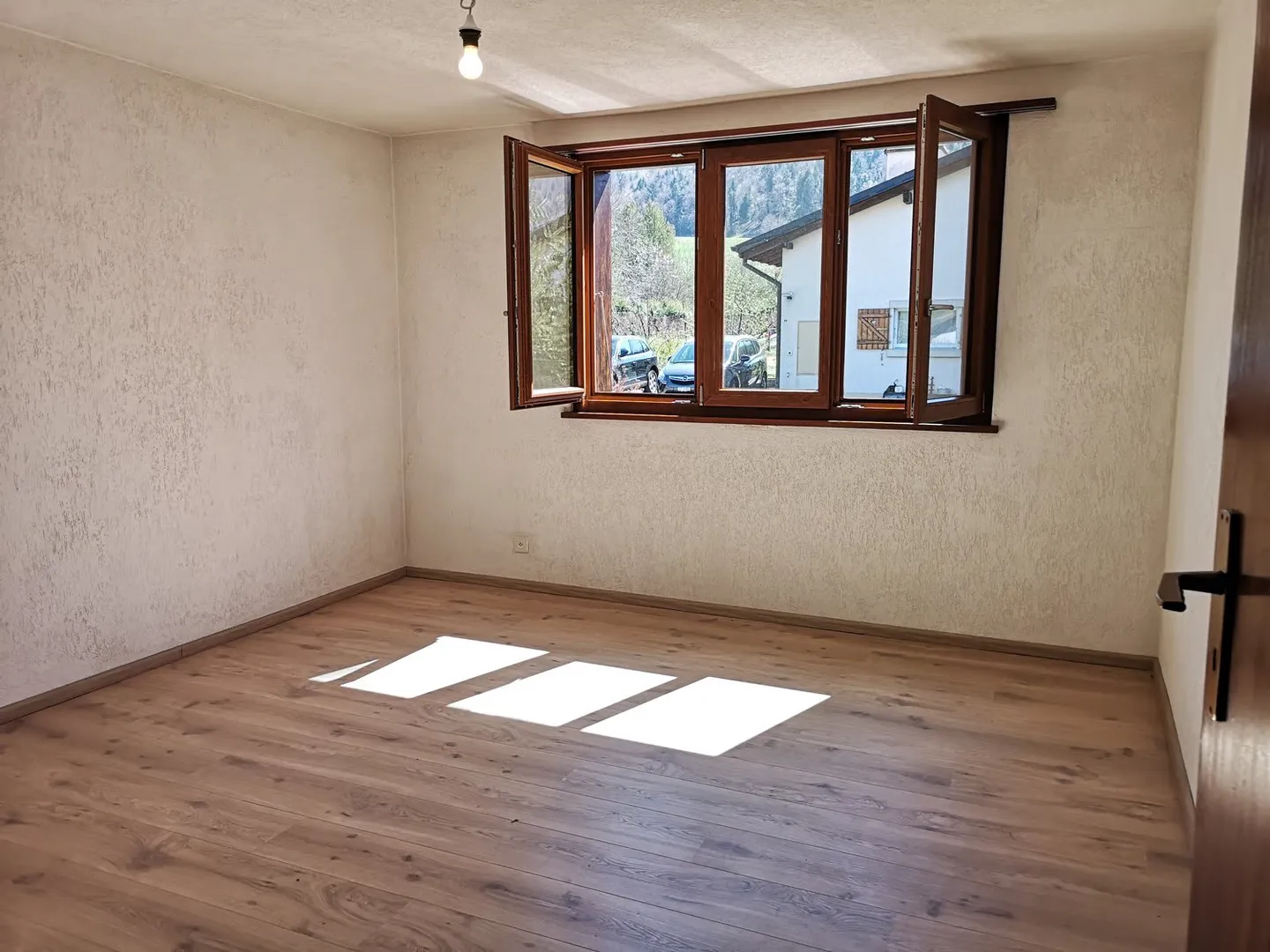 Riduzione di prezzo: casa 5.5 locali, ca. 120m2, terreno 802m2, con garage, posti auto, terrazza - Foto 18 di 41