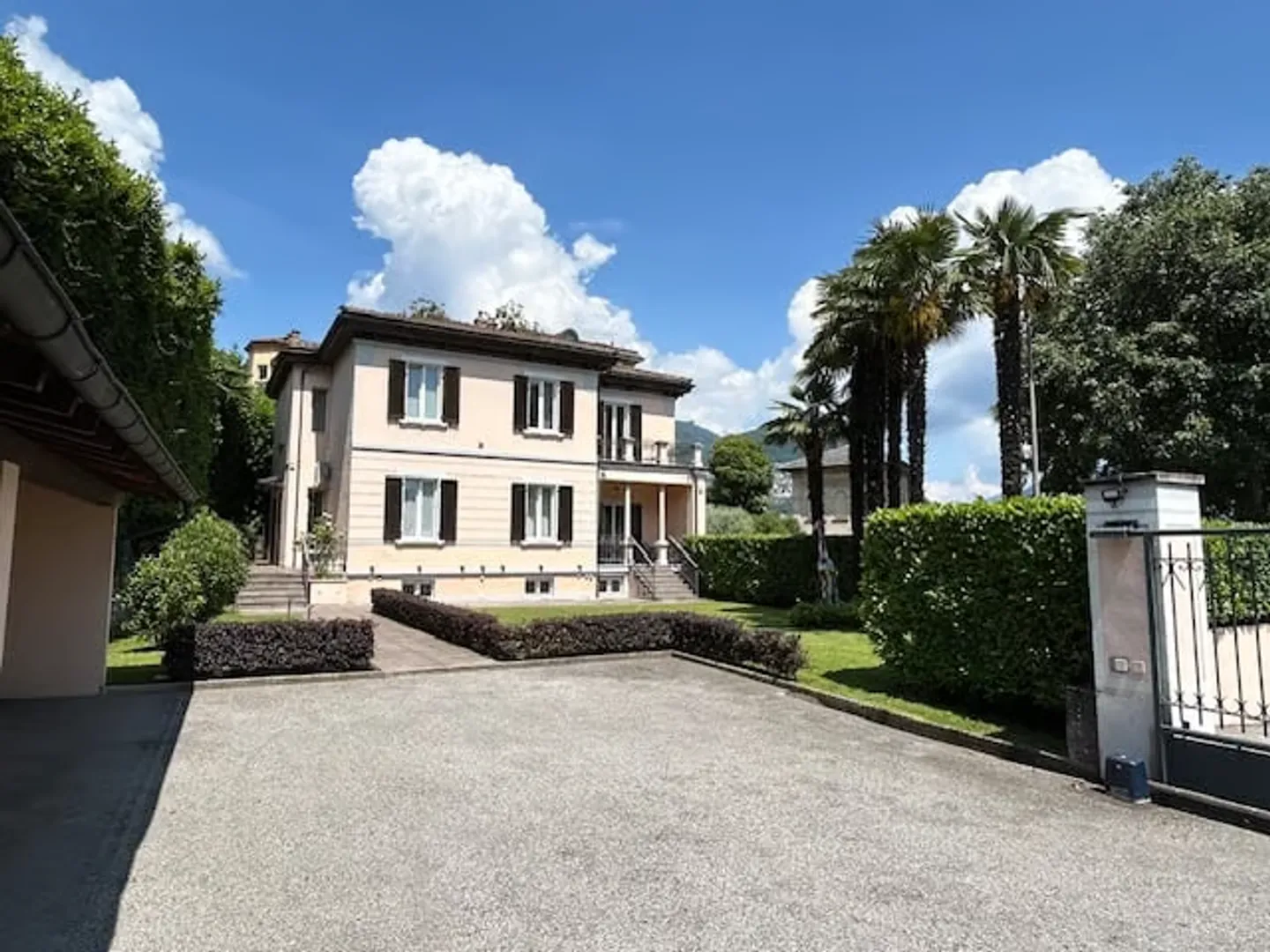 À LOUER MENSUELLEMENT Villa prête à l'emploi au centre de Lugano avec une vue imprenable sur le lac - Photo 4 sur 28