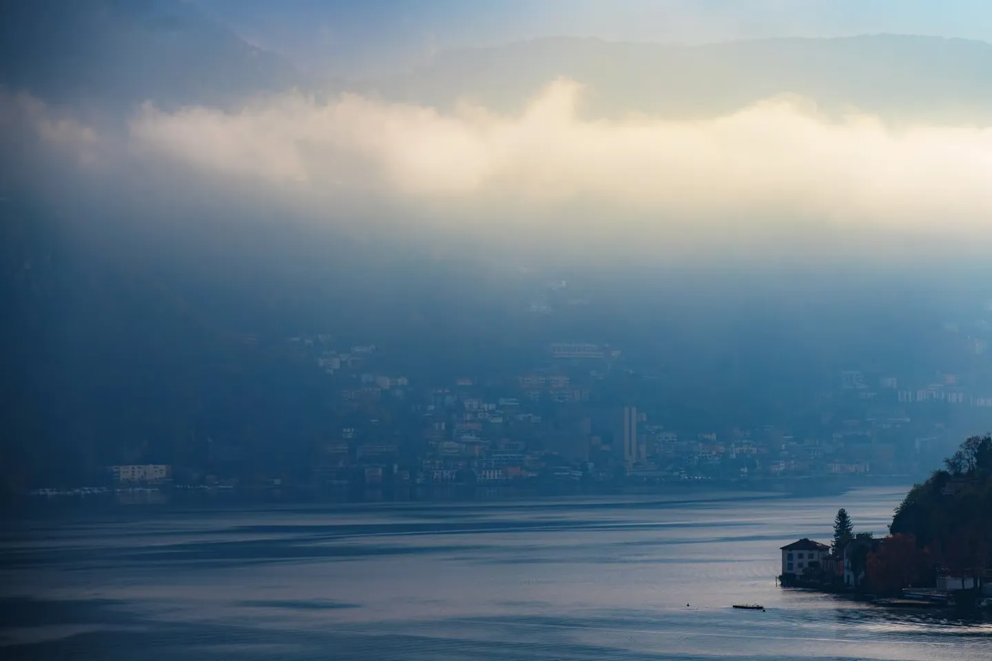 À LOUER MENSUELLEMENT Villa prête à l'emploi au centre de Lugano avec une vue imprenable sur le lac - Photo 7 sur 28