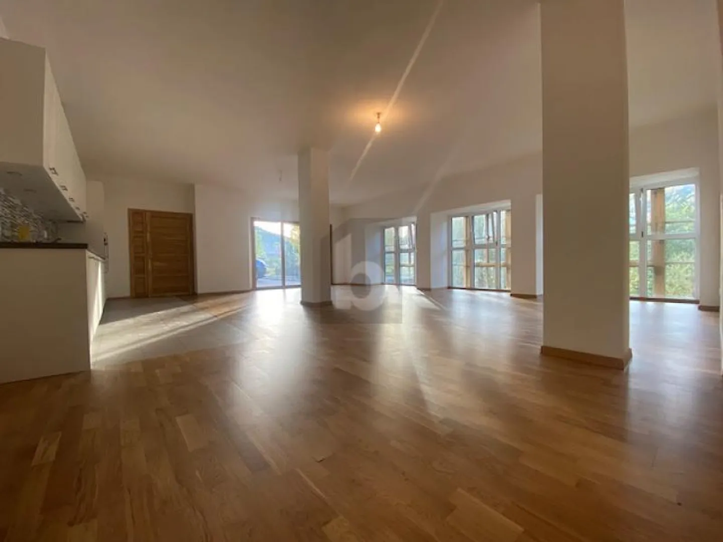 Modernes Apartment am Fluss - Foto 3 von 6