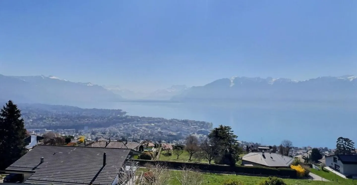 Duplex di 3,5 locali + ufficio con grande potenziale e vista mozzafiato - Foto 3 di 12