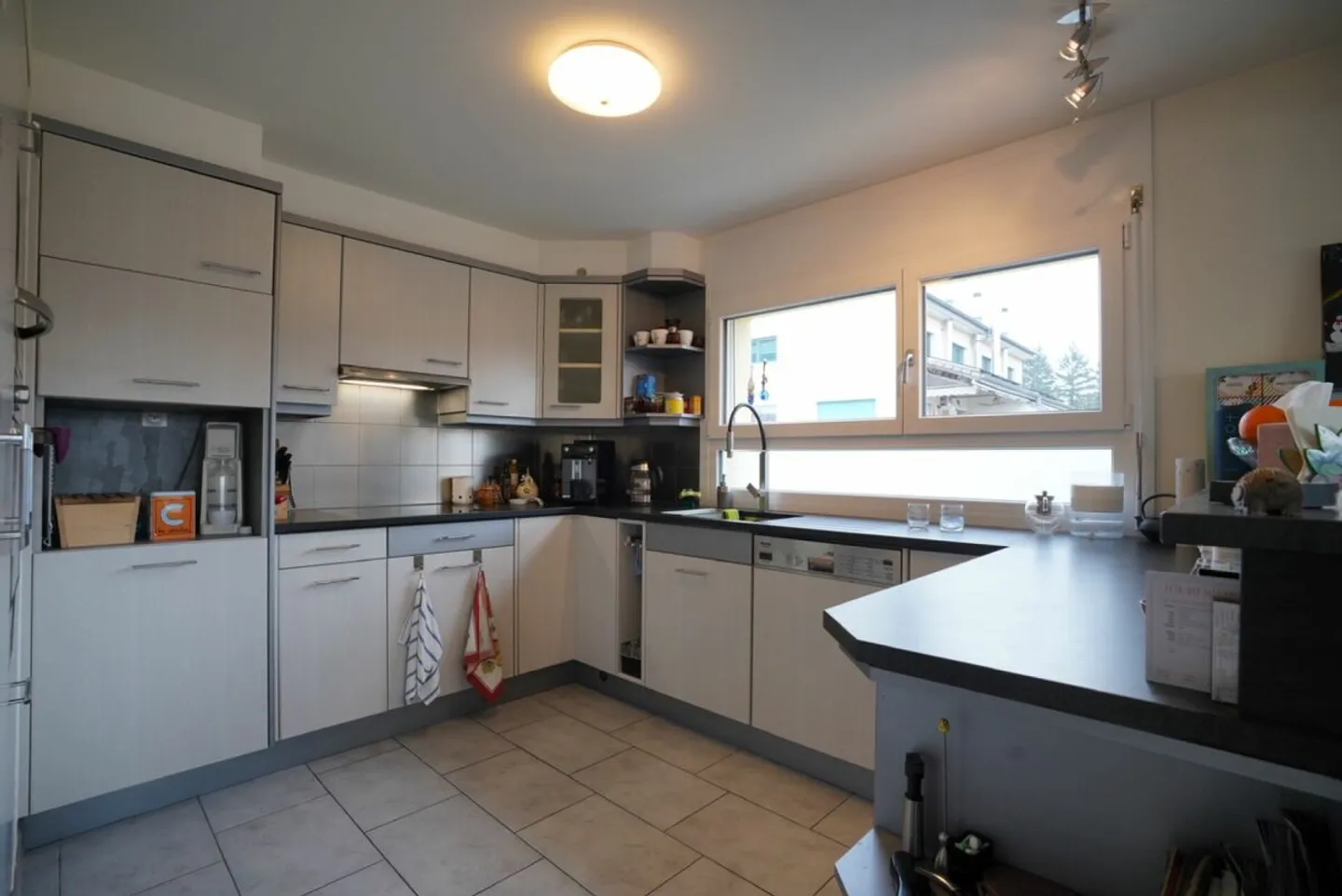 Furnished apartment for rent - Photo 3 of 11