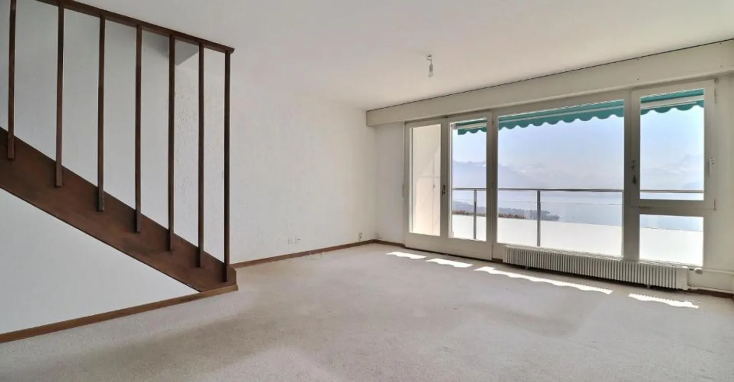 Duplex di 3,5 locali + ufficio con grande potenziale e vista mozzafiato - Foto 5 di 12