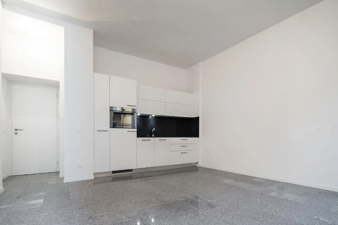 Monolocale in città vecchia - senza cauzione! - Foto 1 di 6