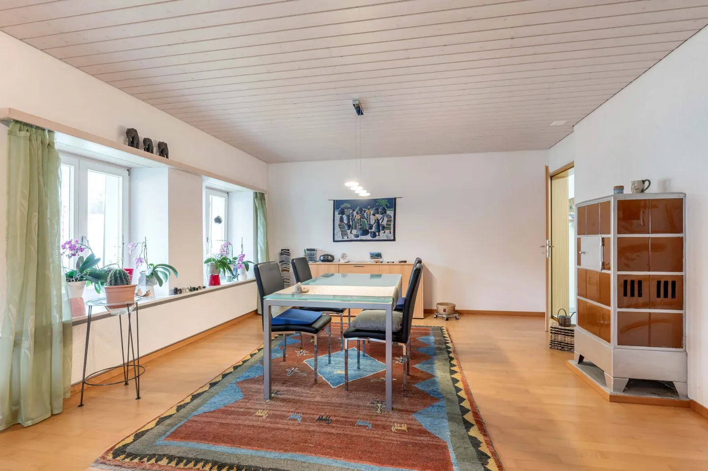 Maison résidentielle avec deux appartements de 2,5 pièces et potentiel de développement dans le centre du village calme de Remigen - Photo 12 sur 26