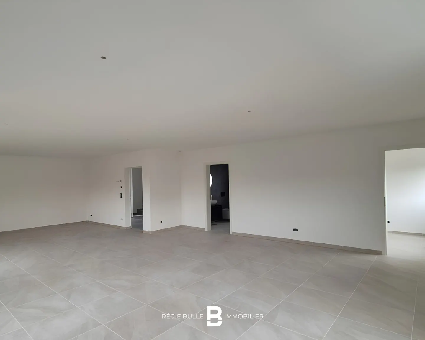 Rossens - Beautiful commercial space for rent - Photo 2 of 4