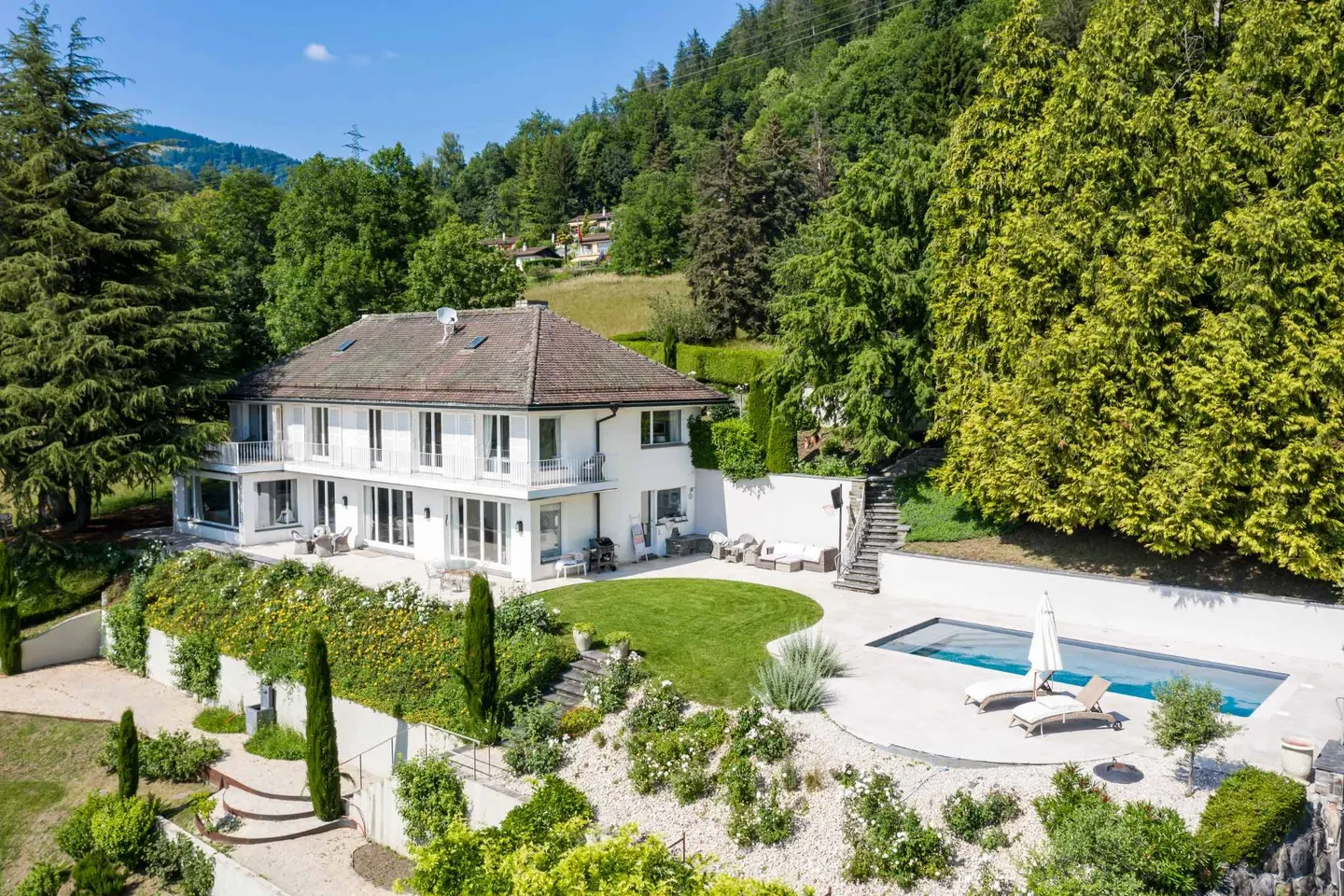 Villa Charmante avec Vue sur le Lac - Photo 1 sur 6