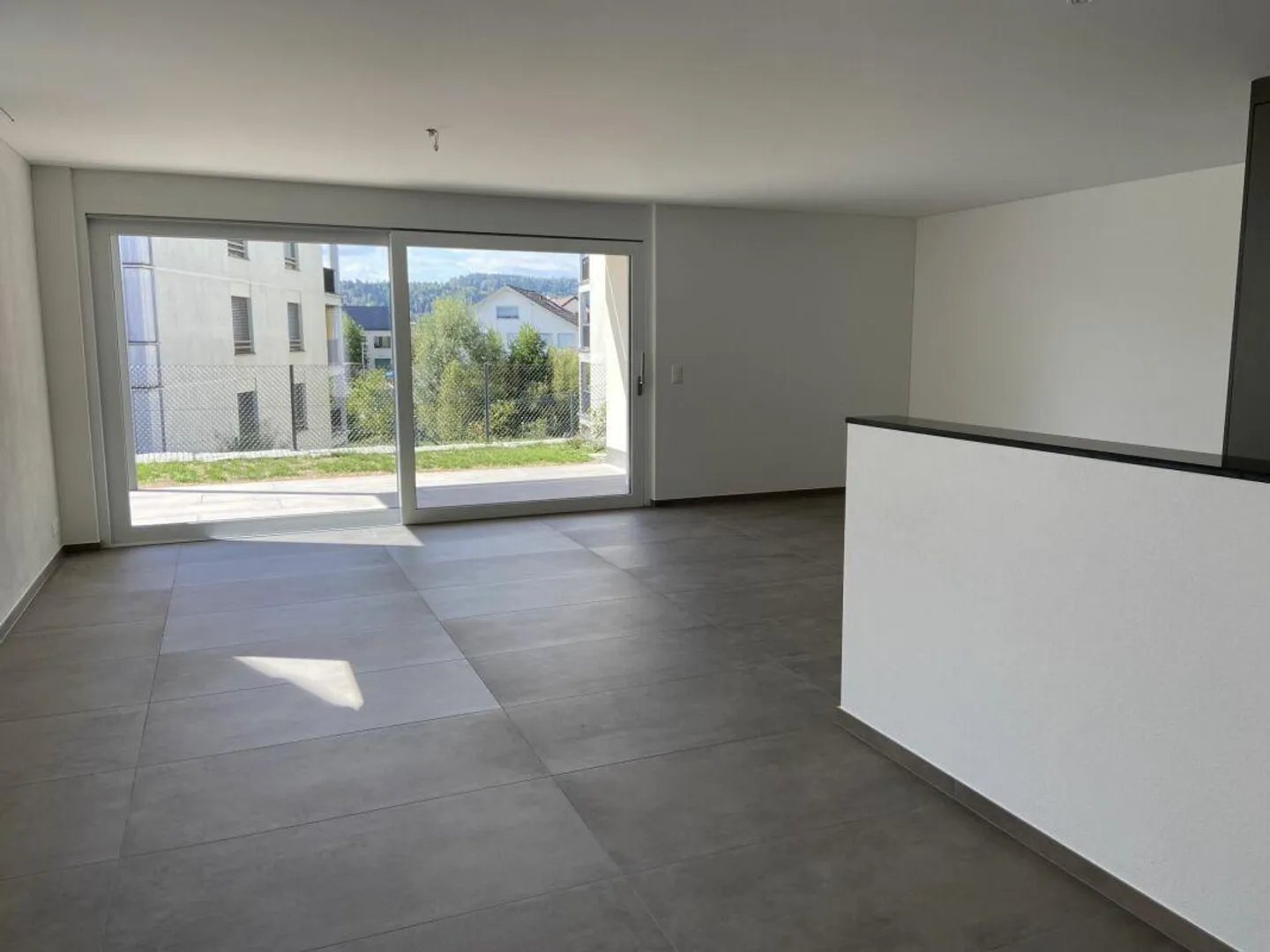 Maison double de 6 1/2 pièces avec surface de terrain utilisable - Photo 6 sur 17