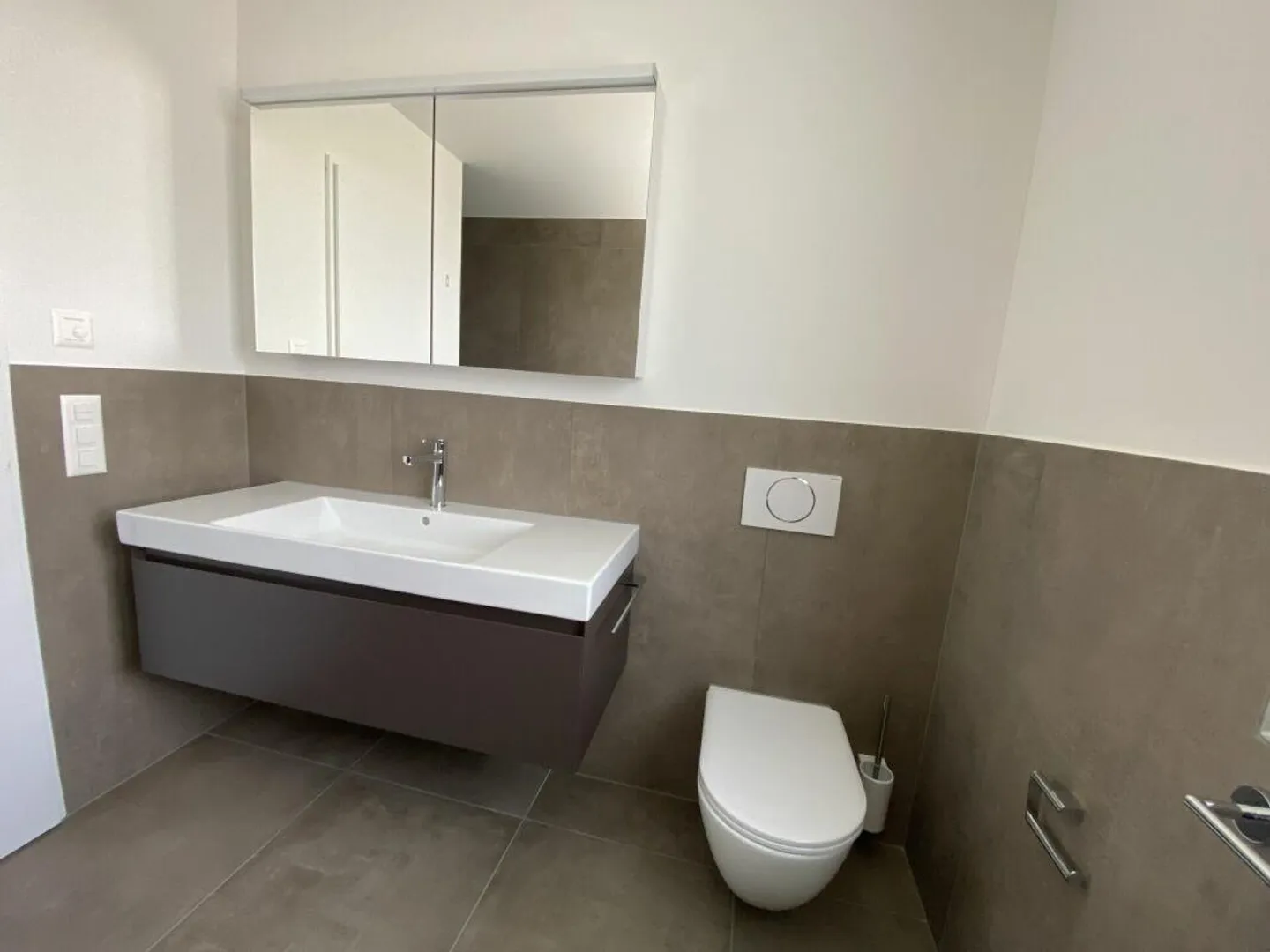 Maison double de 6 1/2 pièces avec surface de terrain utilisable - Photo 9 sur 17