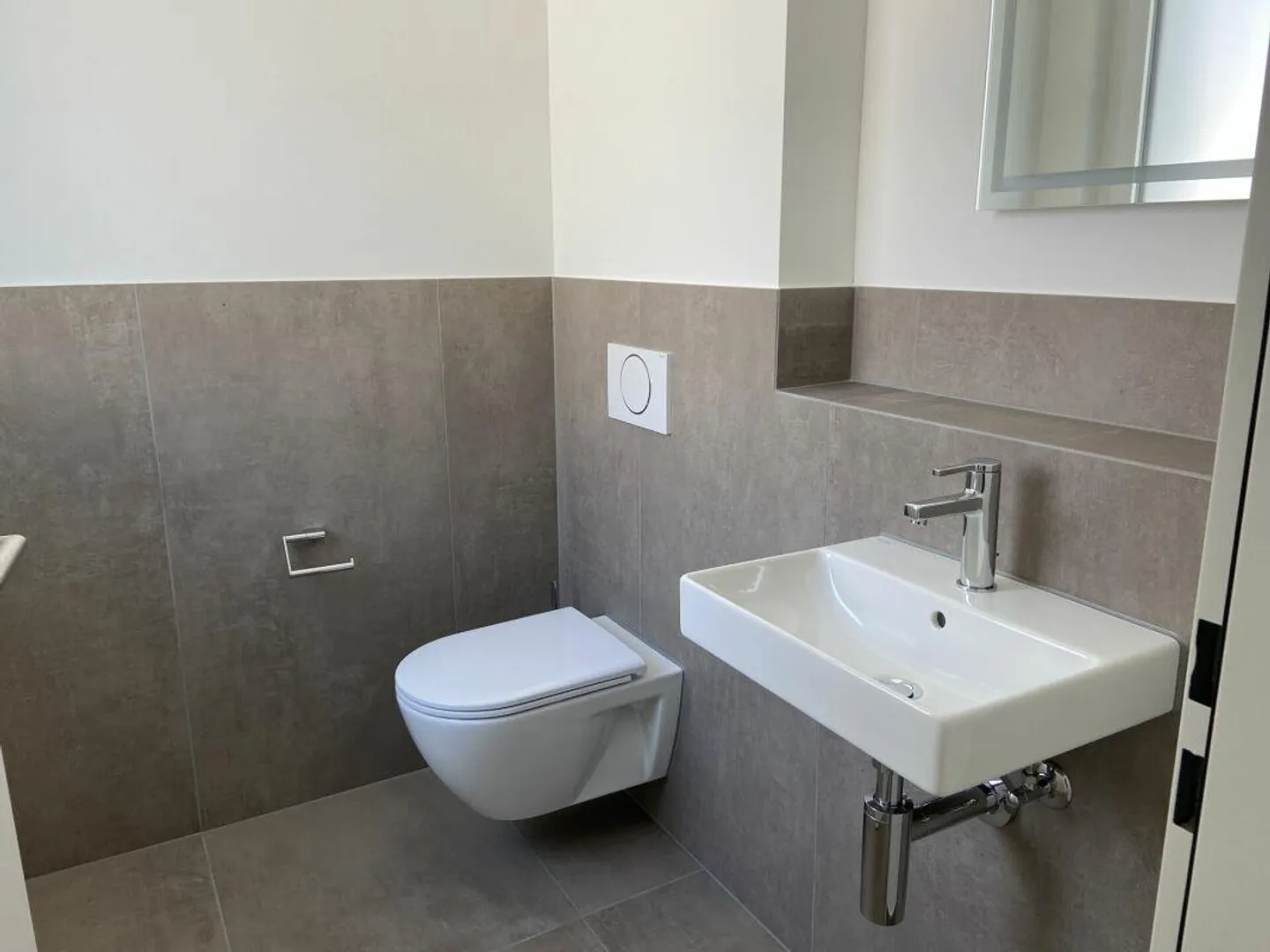 Maison double de 6 1/2 pièces avec surface de terrain utilisable - Photo 8 sur 17