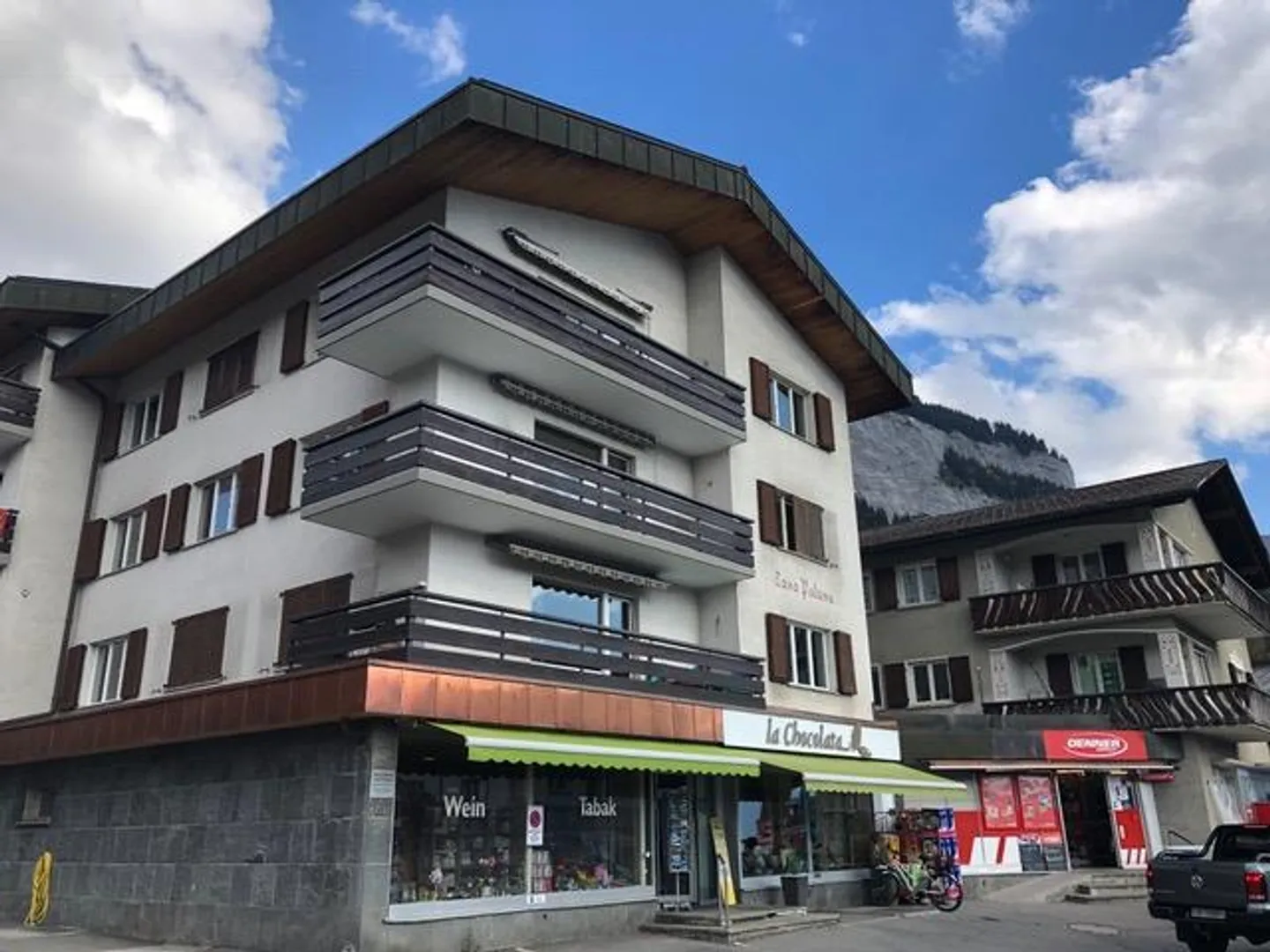 52m2 Hobby-/ Spazio di stoccaggio nel centro di Flims - Foto 1 di 2