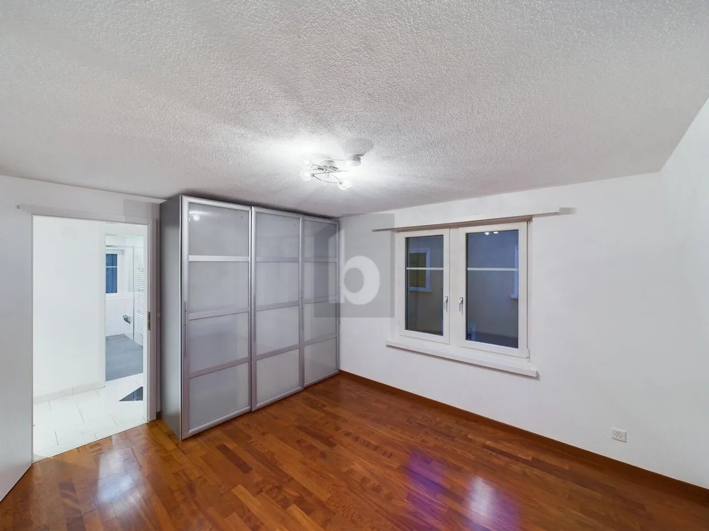 Charmant, avec sa propre climatisation - Photo 3 sur 6