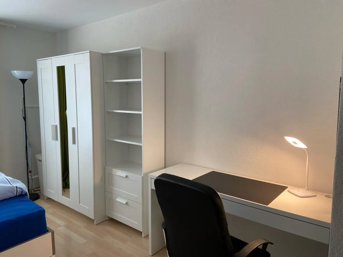 piccolo appartamento di 1,5 stanze vicino alla stazione - Foto 3 di 9