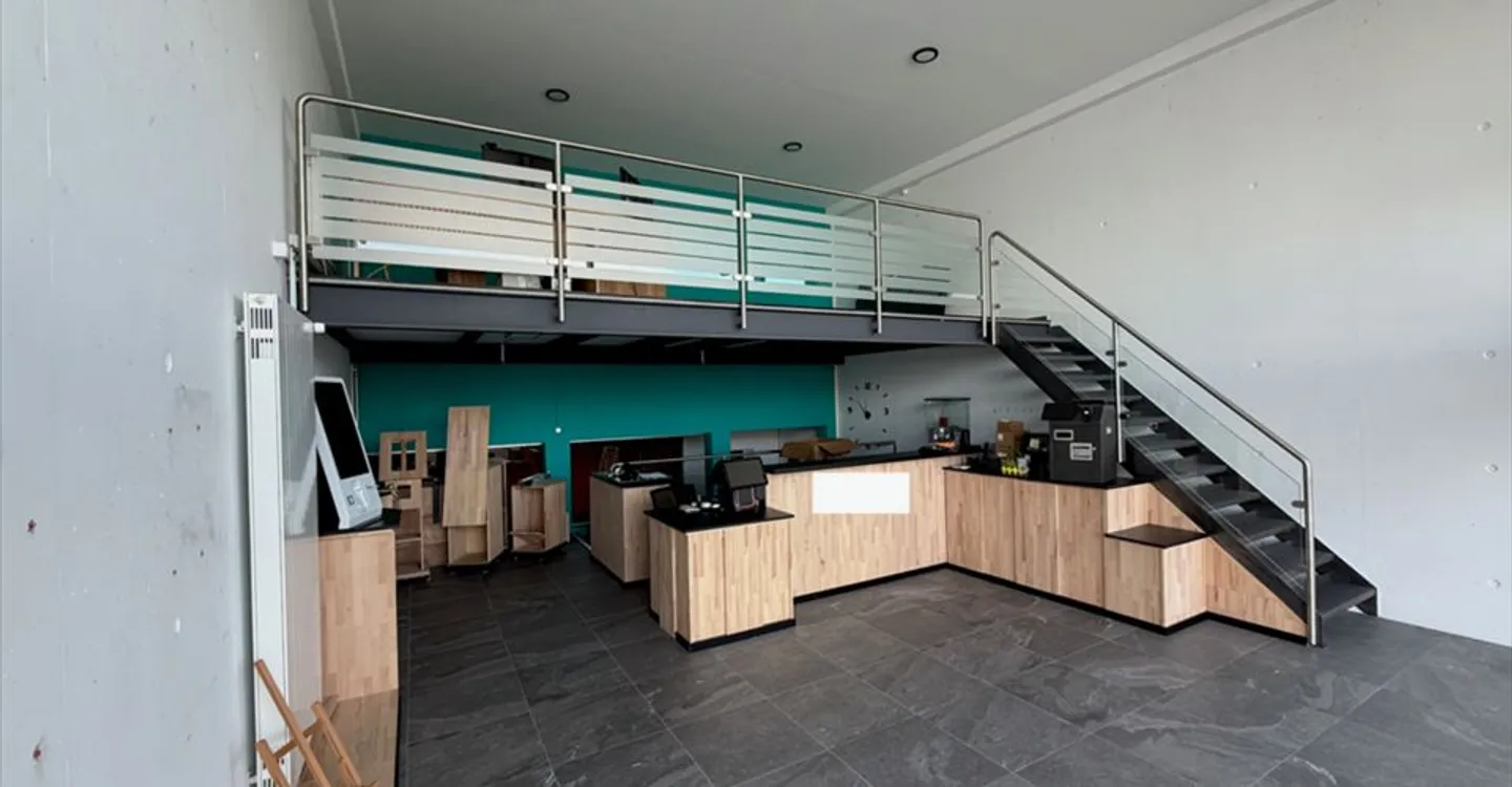 Mischgenutztes Gebäude mieten - Foto 9 von 10