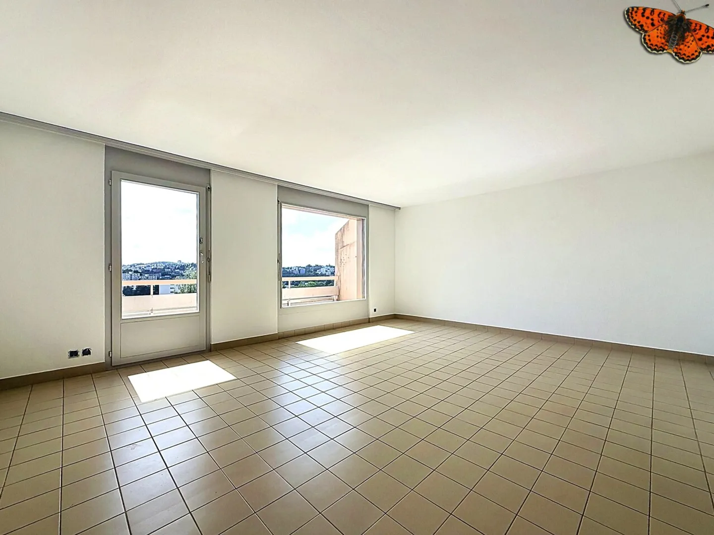 4½ ROOMS - In a semi-detached house with balcony! - Photo 2 of 13